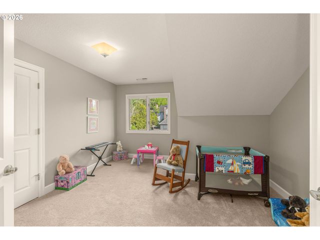 13447 STREAMSIDE Ct, Lake Oswego, OR 97035