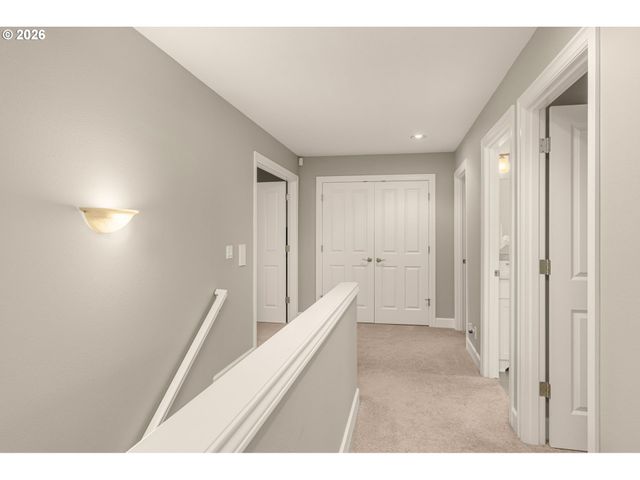 13447 STREAMSIDE Ct, Lake Oswego, OR 97035