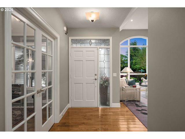13447 STREAMSIDE Ct, Lake Oswego, OR 97035