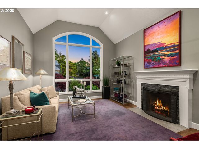 13447 STREAMSIDE Ct, Lake Oswego, OR 97035