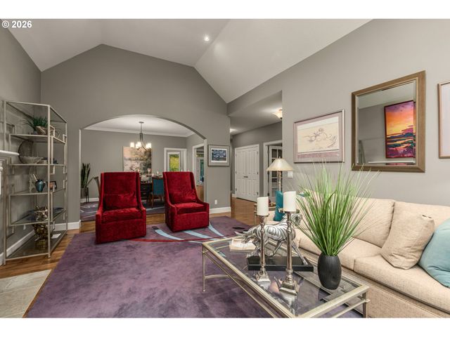 13447 STREAMSIDE Ct, Lake Oswego, OR 97035