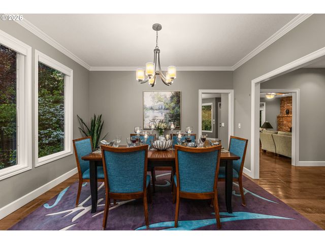 13447 STREAMSIDE Ct, Lake Oswego, OR 97035