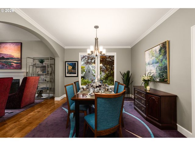 13447 STREAMSIDE Ct, Lake Oswego, OR 97035
