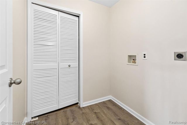 29426 Glenoaks, Farmington Hills, MI 48334