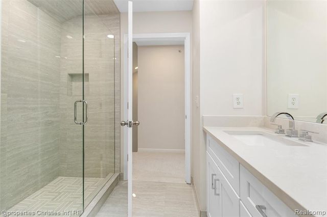 29426 Glenoaks, Farmington Hills, MI 48334