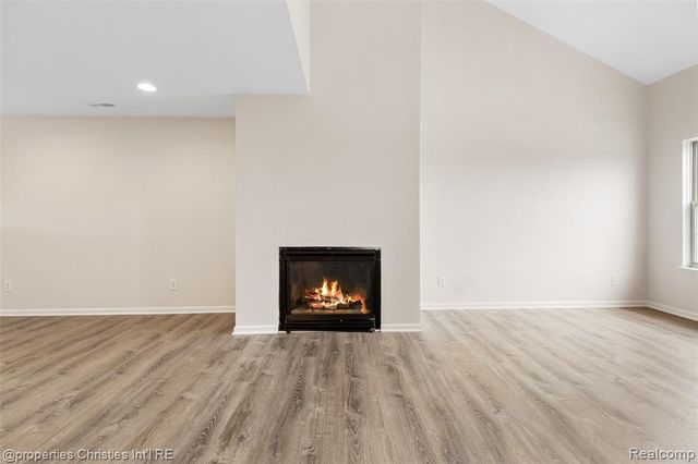 29426 Glenoaks, Farmington Hills, MI 48334