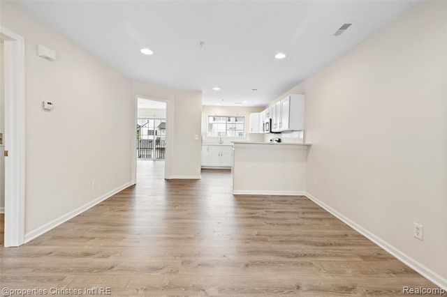 29426 Glenoaks, Farmington Hills, MI 48334