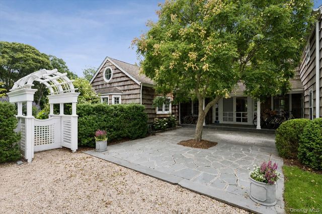 20 Quogue Street, Quogue, NY 11959