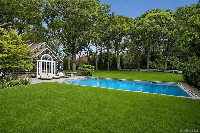 20 Quogue Street, Quogue, NY 11959