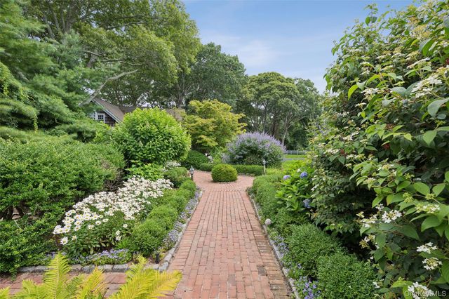 20 Quogue Street, Quogue, NY 11959
