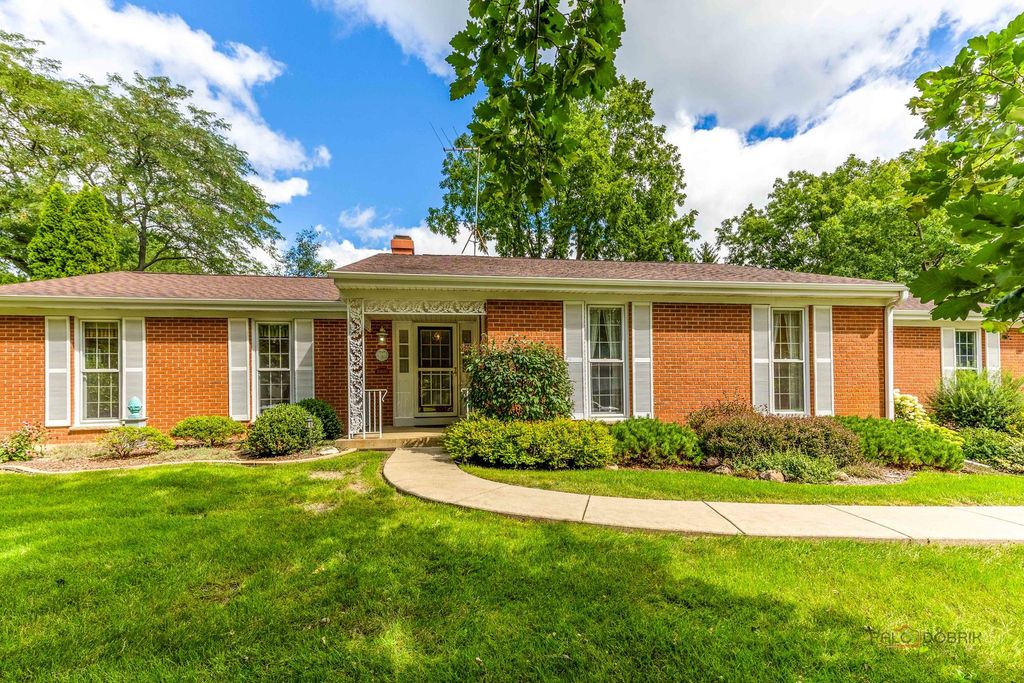 36W650 HICKORY HOLLOW Drive, Dundee, IL 60118