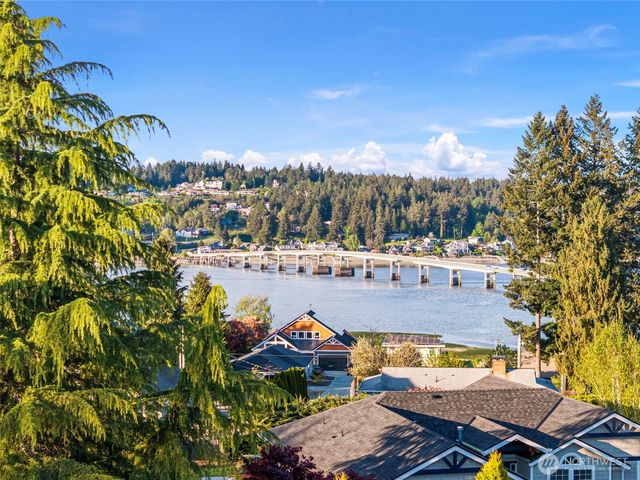 218 Bella Vista Drive, Fox Island, WA 98333