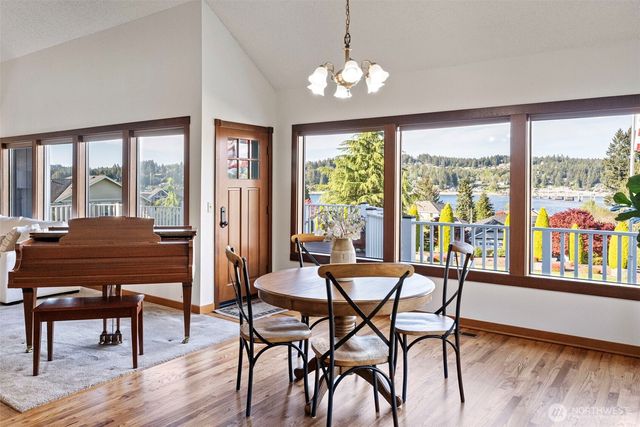 218 Bella Vista Drive, Fox Island, WA 98333