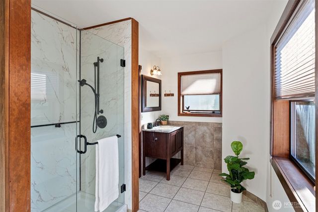 218 Bella Vista Drive, Fox Island, WA 98333