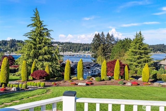 218 Bella Vista Drive, Fox Island, WA 98333
