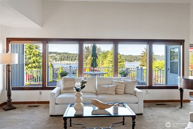 218 Bella Vista Drive, Fox Island, WA 98333