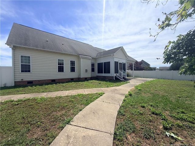 548 Windover Drive, Raeford, NC 28376