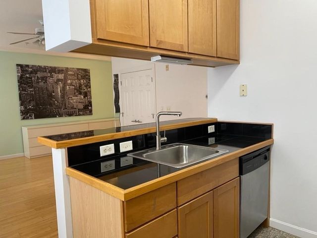 330 Summit Ave 104, Boston, MA 02135