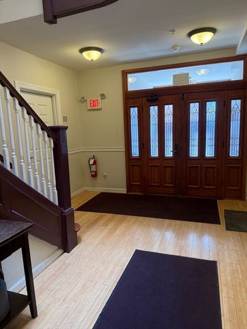 330 Summit Ave 104, Boston, MA 02135