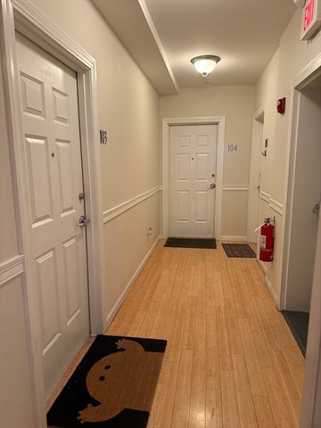 330 Summit Ave 104, Boston, MA 02135