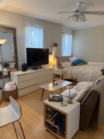 330 Summit Ave 104, Boston, MA 02135