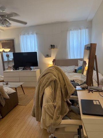 330 Summit Ave 104, Boston, MA 02135