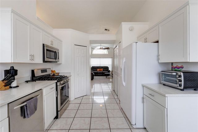 437 VIA DEL SOL DRIVE, Davenport, FL 33896