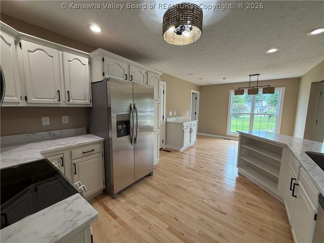 1 Meadow Ridge Drive, Hurricane, WV 25526