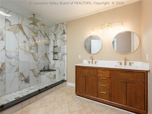 1 Meadow Ridge Drive, Hurricane, WV 25526