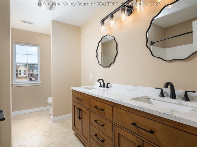 1 Meadow Ridge Drive, Hurricane, WV 25526