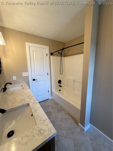 1 Meadow Ridge Drive, Hurricane, WV 25526