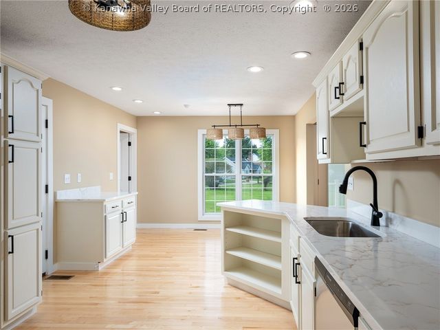 1 Meadow Ridge Drive, Hurricane, WV 25526