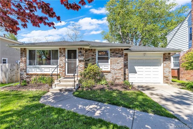 43 Glendale Drive, Lancaster, NY 14086