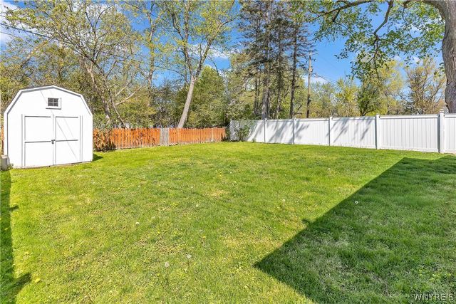 43 Glendale Drive, Lancaster, NY 14086