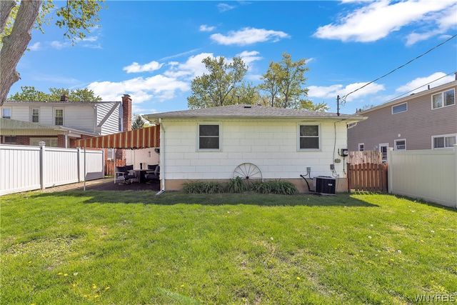 43 Glendale Drive, Lancaster, NY 14086