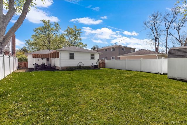 43 Glendale Drive, Lancaster, NY 14086