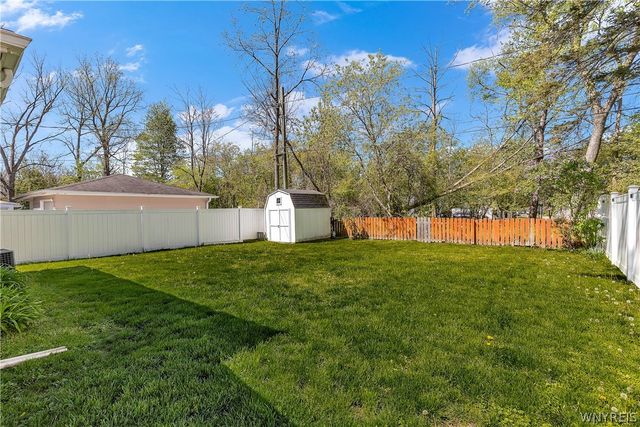 43 Glendale Drive, Lancaster, NY 14086