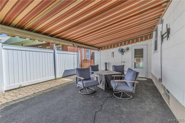 43 Glendale Drive, Lancaster, NY 14086
