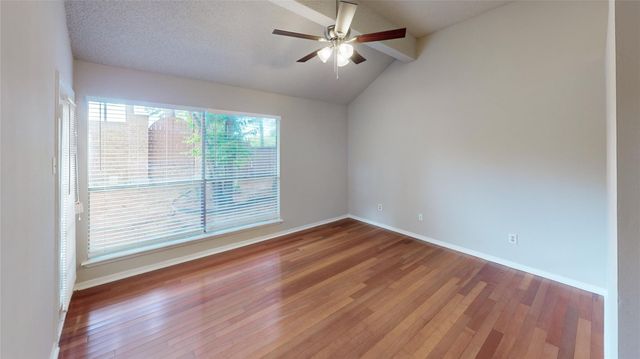 3303 Golden Trails Drive 101, Houston, TX 77345