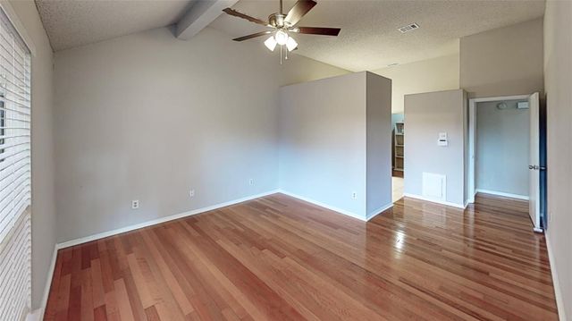3303 Golden Trails Drive 101, Houston, TX 77345
