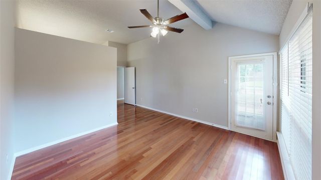 3303 Golden Trails Drive 101, Houston, TX 77345