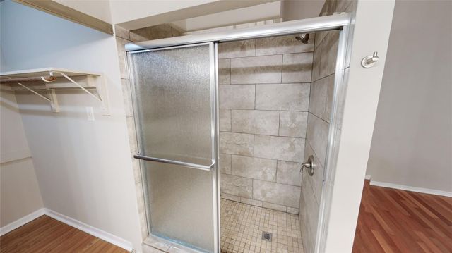 3303 Golden Trails Drive 101, Houston, TX 77345