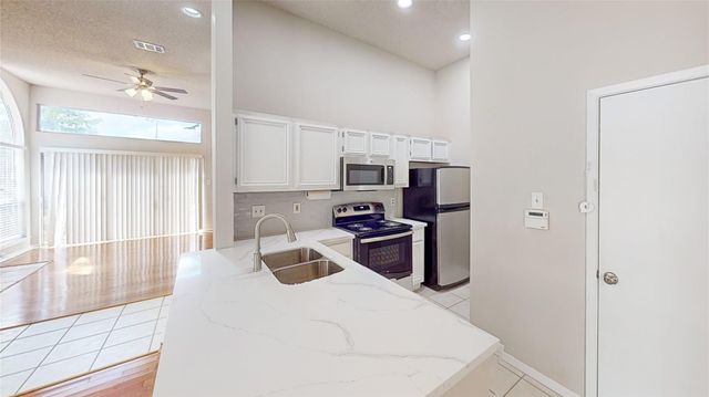 3303 Golden Trails Drive 101, Houston, TX 77345