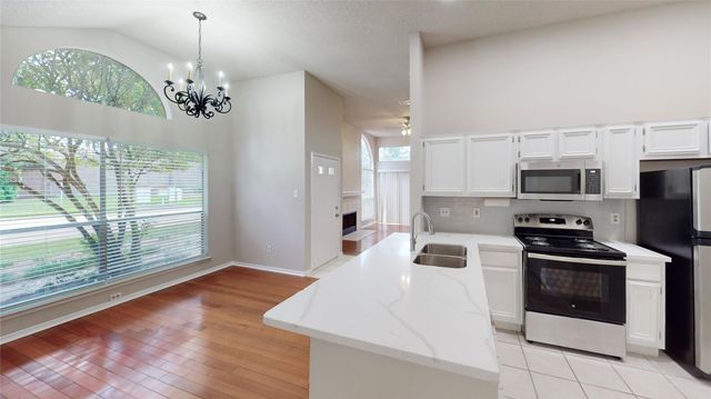 3303 Golden Trails Drive 101, Houston, TX 77345