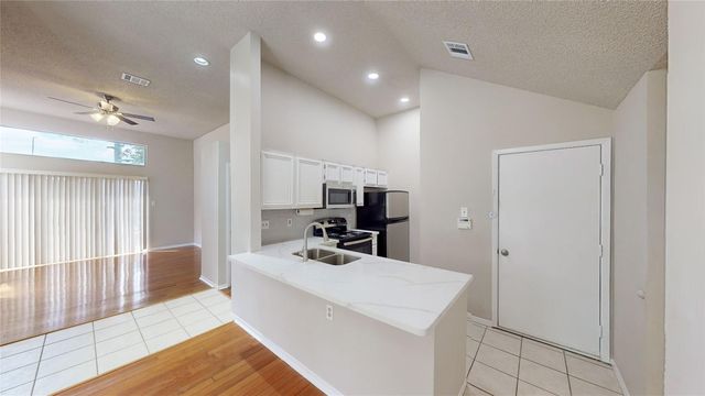 3303 Golden Trails Drive 101, Houston, TX 77345