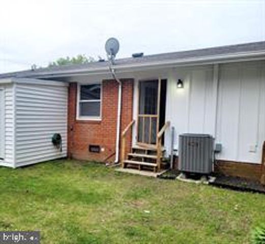 1101 DAVIS ST, Colonial Beach, VA 22443