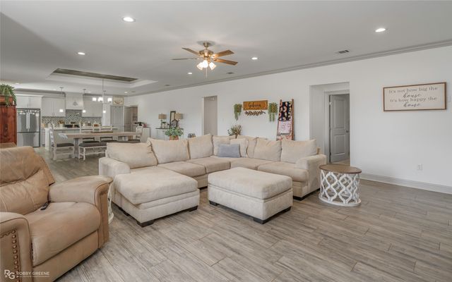 396 Collinswood Drive, Stonewall, LA 71078