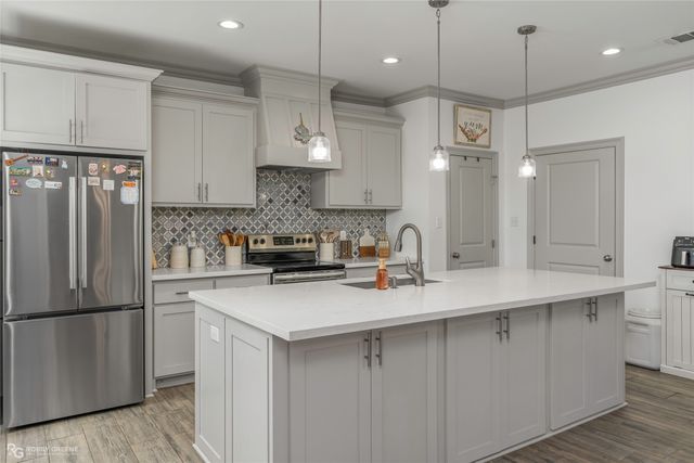 396 Collinswood Drive, Stonewall, LA 71078