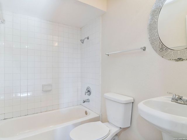 3807 Wetmore Knoll, San Antonio, TX 78247