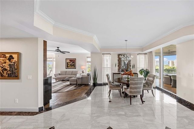 285 Grande WAY 501, Naples, FL 34110